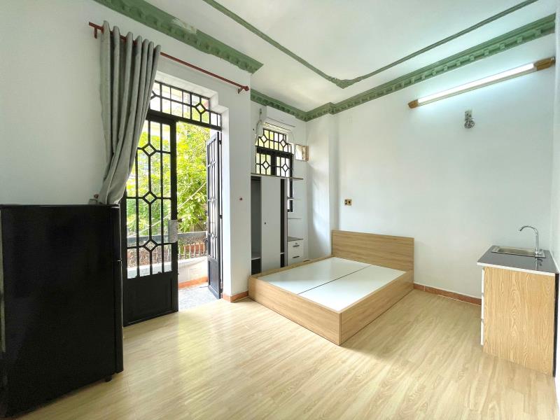 Cho thuê studio ban công rộng ở tân bình. gần sân bay tân sơn nhất, nhà ga t3, etown, đại học công thương. tiện di chuyển các khu vực tân phú, phú nhuận, các khu trung tâm, các tuyến đường cộng hòa,..