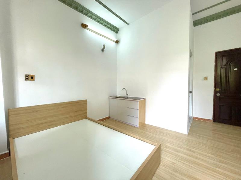 Cho thuê studio ban công rộng ở tân bình. gần sân bay tân sơn nhất, nhà ga t3, etown, đại học công thương. tiện di chuyển các khu vực tân phú, phú nhuận, các khu trung tâm, các tuyến đường cộng hòa,.. - Ảnh 4