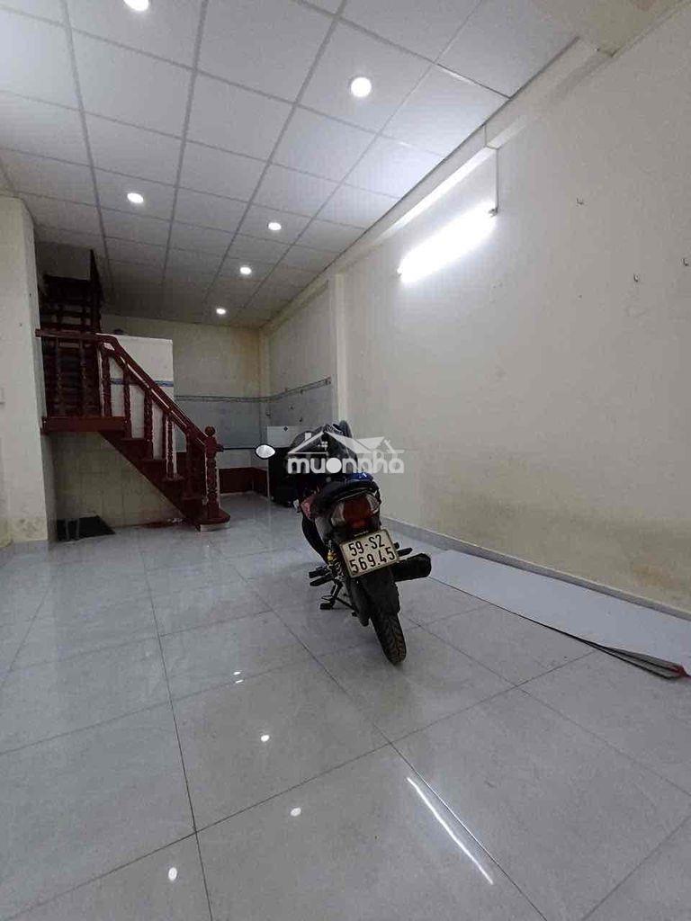 Cho thuê nhà 1 trệt 2 lầu, đường cmt8 p10 quận 3 - Ảnh 2