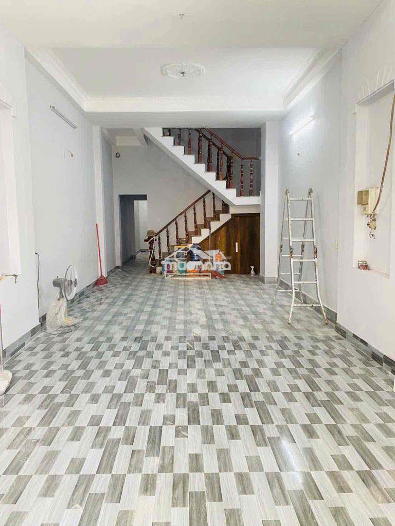 Cho thuê nhà tx 22 q12 giá 7tr gồm 4p ngủ sân xe hơi