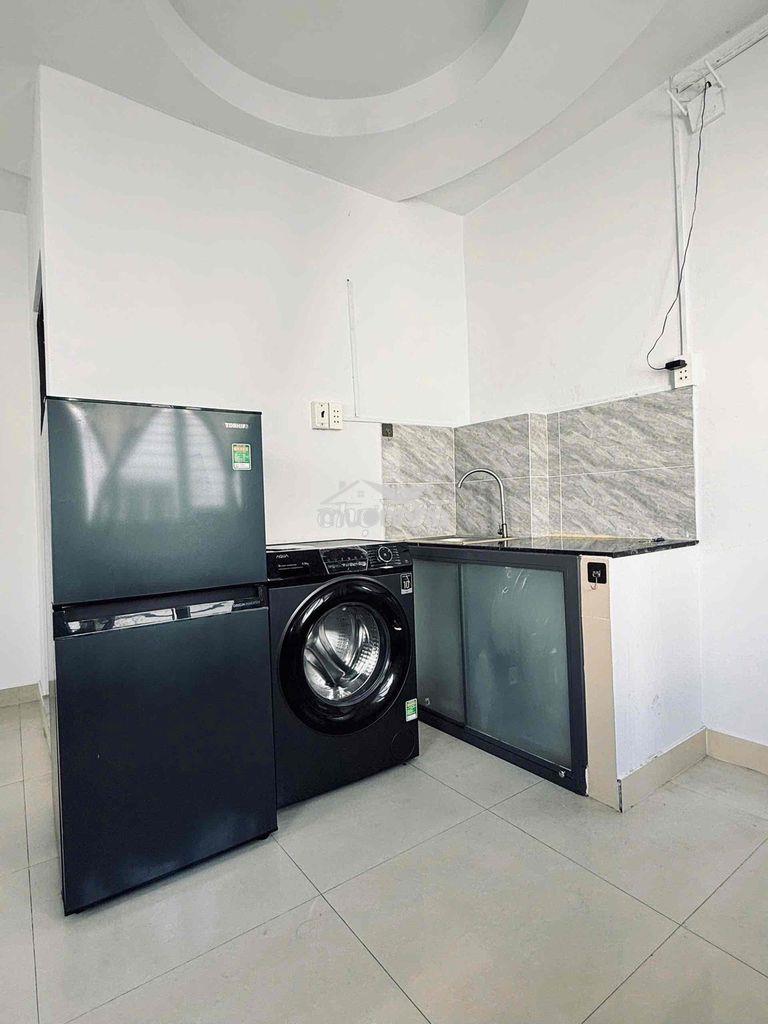 Phòng cửa sổ trời full nội thất máy giặt riêng ngay mặt tiền - Ảnh 3