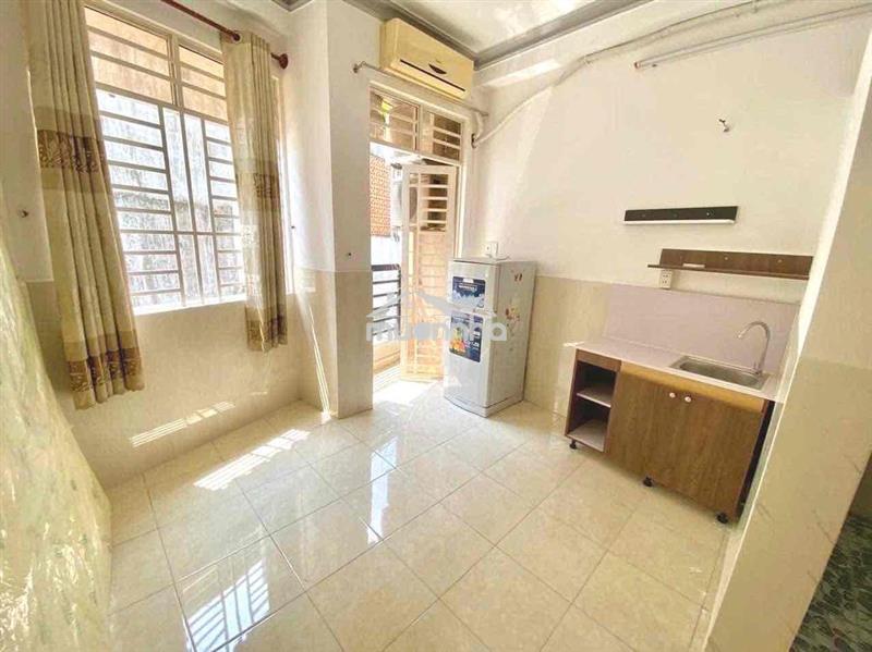 Căn hộ bancol full nt giá rẻ gần chợ bà chiểu