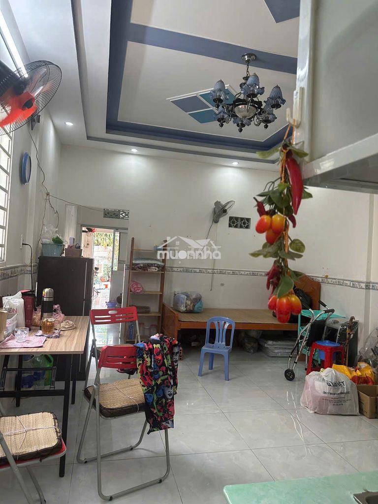 Nhà hẻm lớn giá rẻ