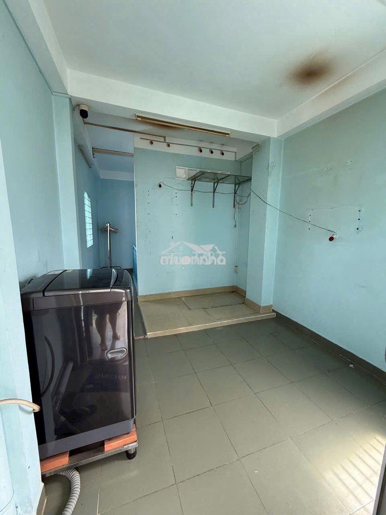 Nhà cho thuê gần chợ bàn cờ