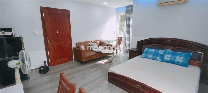 Căn hộ dv 2 ban công rộng lớn, kdc ven sông cách rmit 300m,