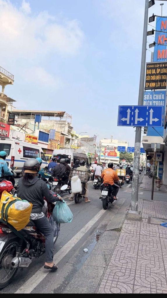 Nhà nát cho khách muốn mua xây mới - diện tích 98m2 hiếm