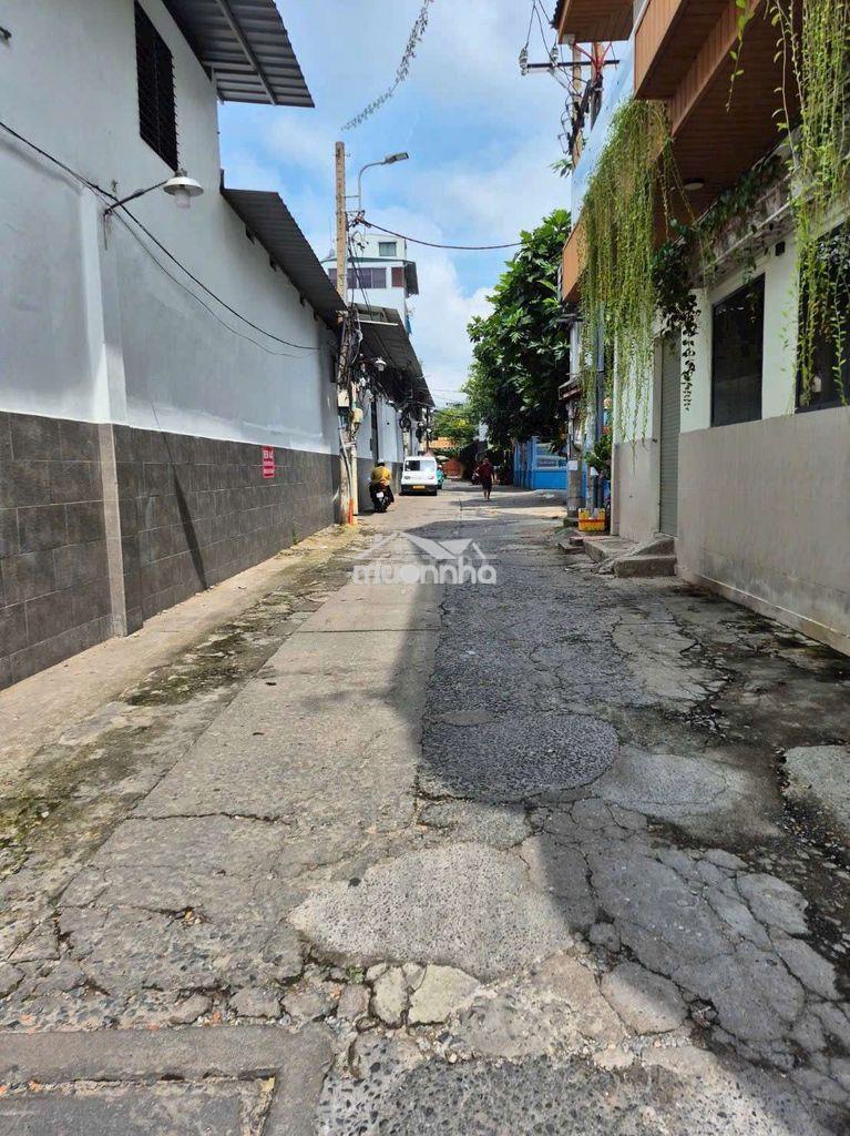 Ngay lạc quân - âu cơ - ông ích khiêm - gần đầm sen - 31m2 - 5 tỷ 1