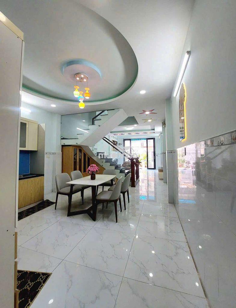 Nhà 4'5m ngang dài 17m trệt lững 2 lầu sân thượng 6pn 6wc  - Ảnh 3