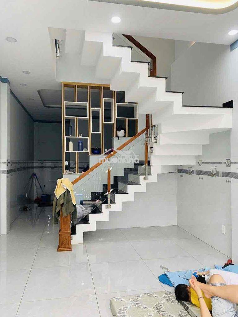 Nhà mới đẹp ( gần chợ cầu đồng ) trệt lầu 2pn 3wc. đường thông - Ảnh 2
