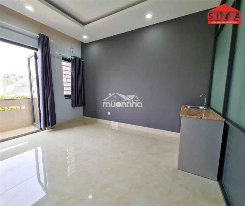 Phòng trống có ban công giá rẻ 1015 huỳnh tấn phát