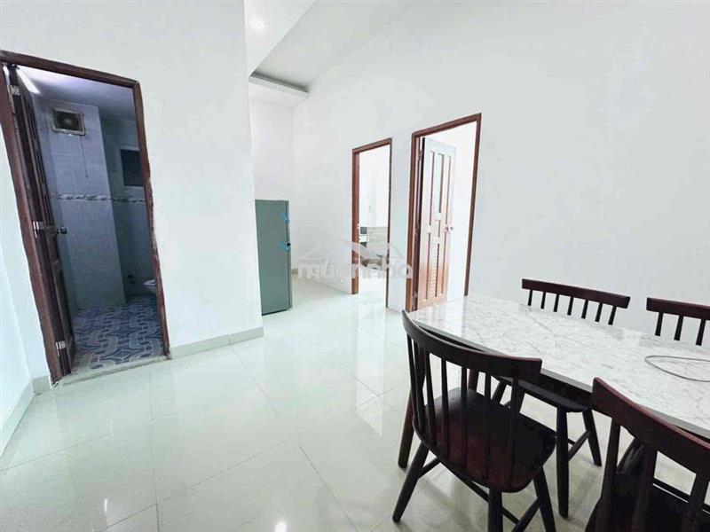 Cho thuê căn hộ 2pn1wc cửa sổ thang máy full nt ngay hùng vương quận 5