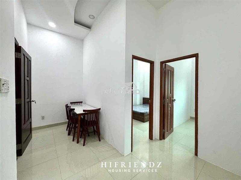 Căn hộ 2pn/1pn tách bếp mới mặt tiền hùng vương quận 5 có thang máy