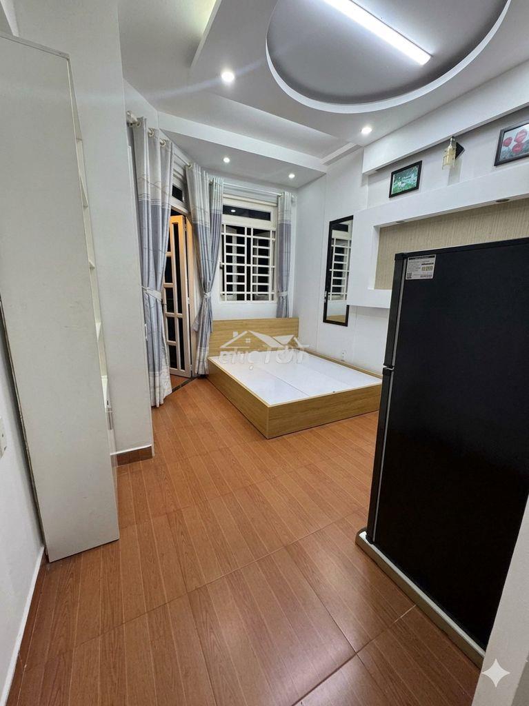 Ban công lầu 1 , 25m2 vạn kiếp-nguyễn văn đậu full nội thất mới 100%