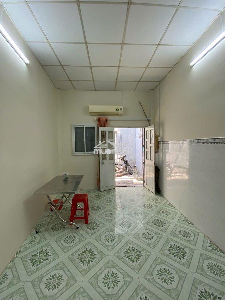 Cho thuê nhà nguyên căn hẻm 687 lạc long quân, p.10, q. tân bình