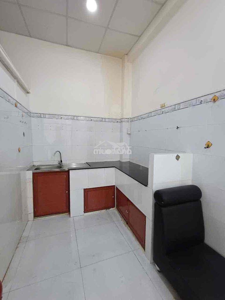 Cho thuê nhà 1 trệt 2 lầu, đường cmt8 p10 quận 3 - Ảnh 3