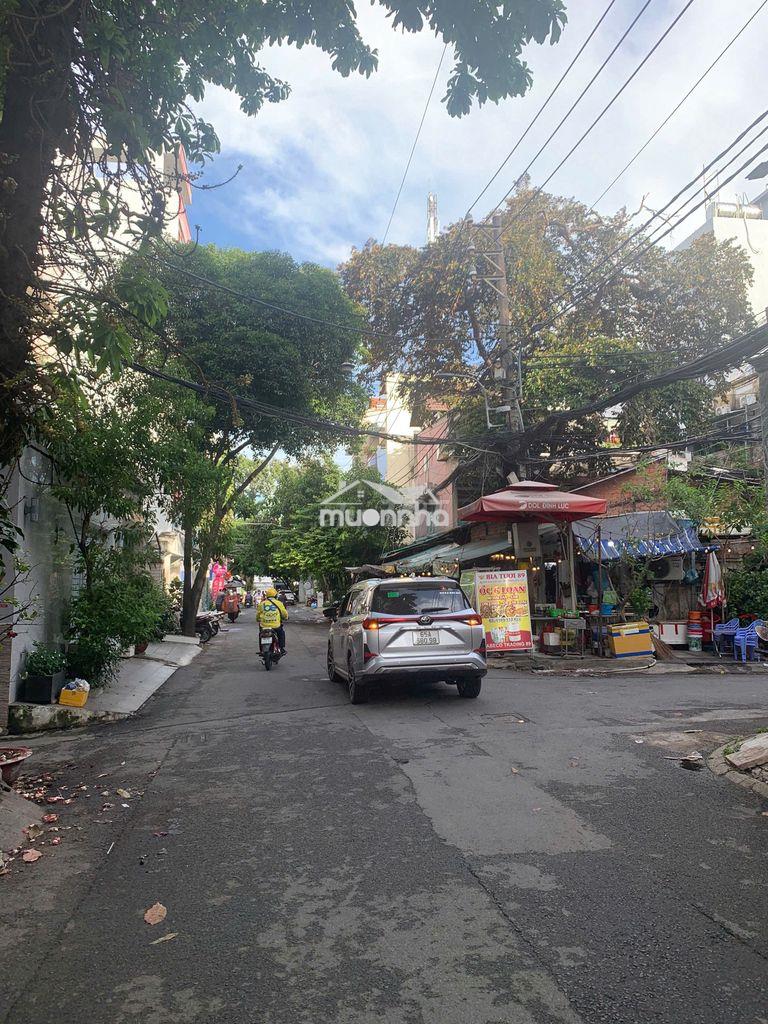 Cho thuê tòa nhà nguyên căn 700m2 – trung tâm quận 10