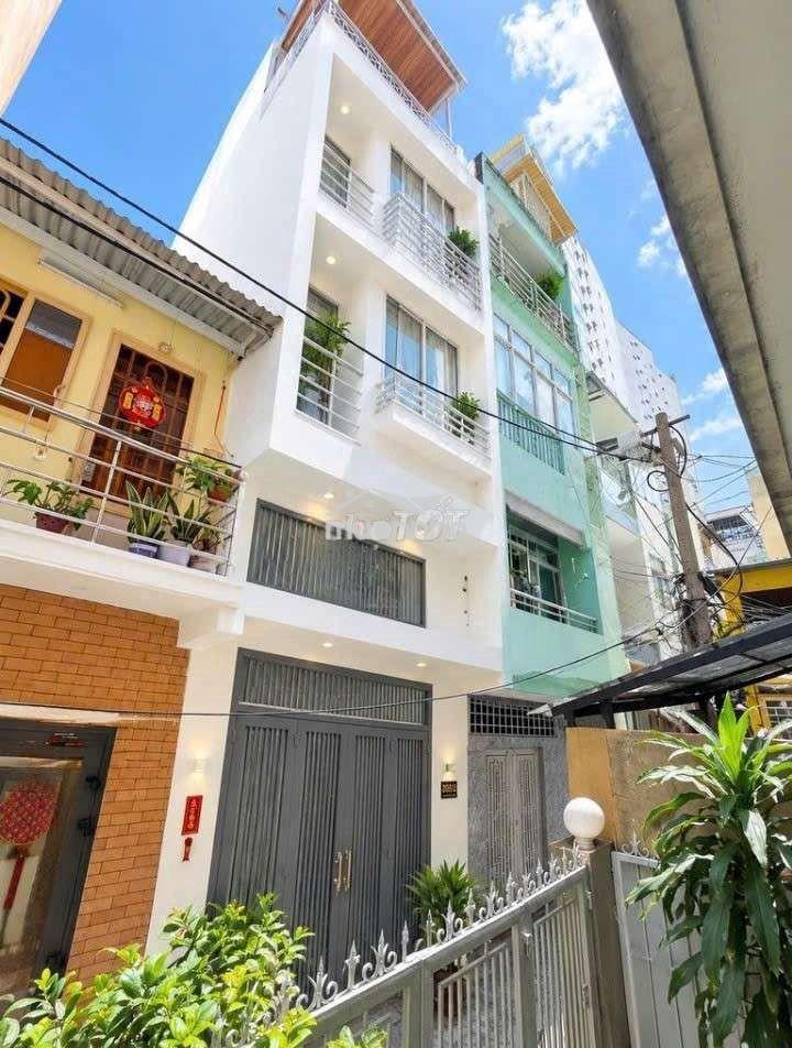 Cho thuê nhà 2pn 3wc/ 11 triệu sát mặt tiền cách mạng tháng 8, quận 3