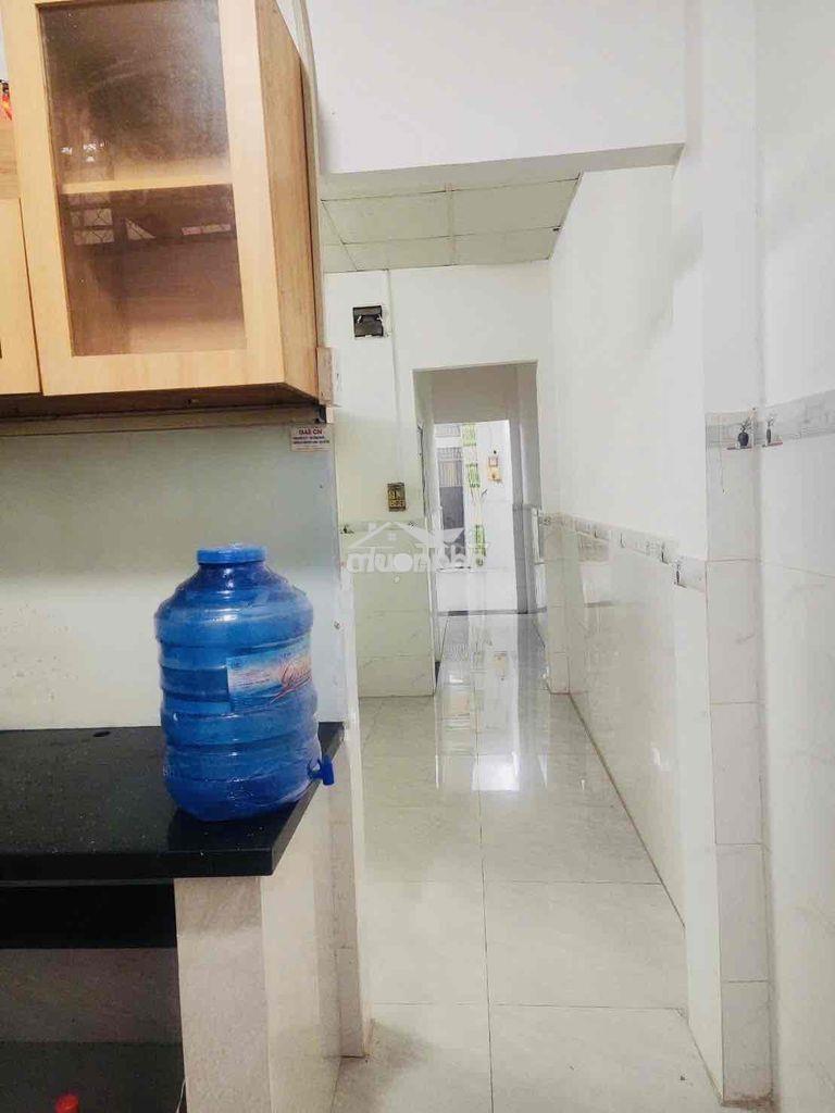 Nhà gần chung cư. cấp 4 : 2pn wc. đường xe hơi - Ảnh 3