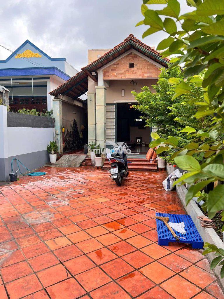 250m² nhà sân vườn ngay quốc lộ 13 | ngang gần 7m có 3pn 2 nvs - Ảnh 2