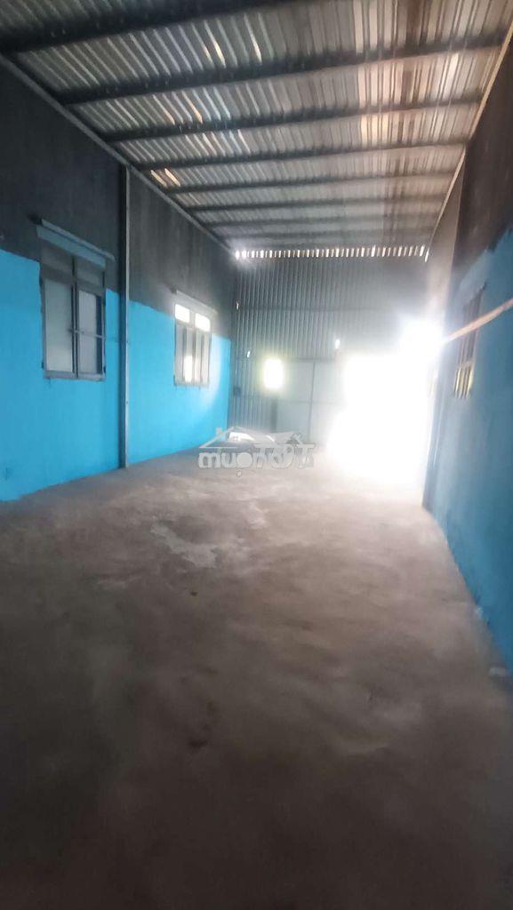 Nhà thuê 5*25 có sân đất rộng có 1pn.đừờng kênh  trung ương vĩnh lộc b - Ảnh 2