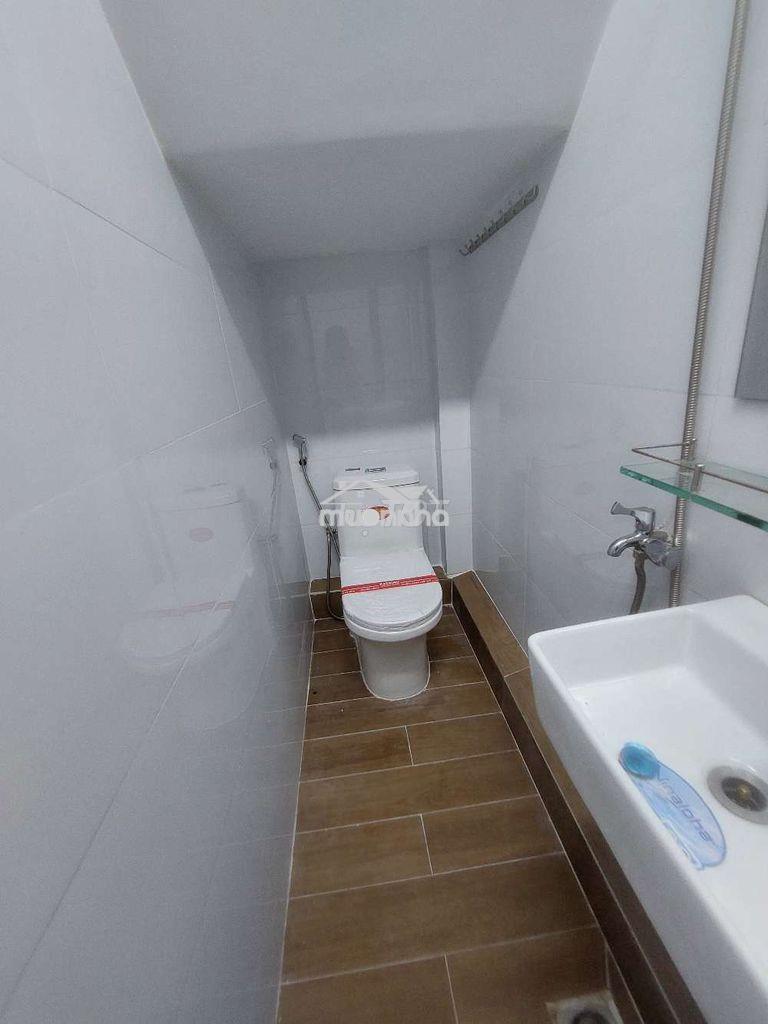 Cho thuê nhà đường bình đông p15.q8 dt.3m×10m } 1 lầu 2 phòng 2 toilet - Ảnh 4
