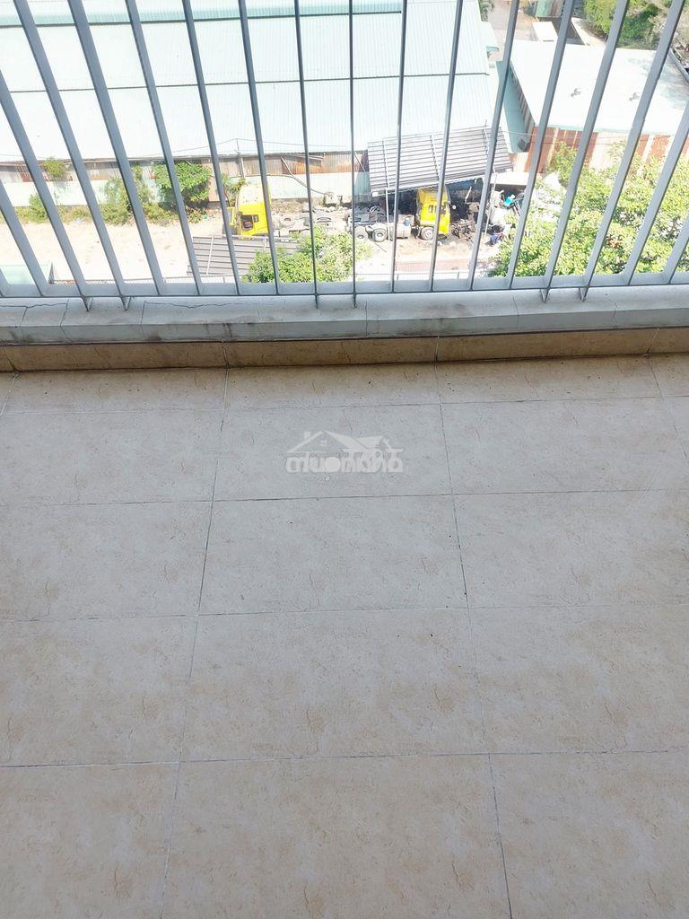 Cho thuê luxgarden 3pn nhà trống- giá 9tr500- ở liền. - Ảnh 3