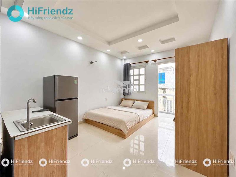 Khai trương căn hộ ban cong ngay ngã tư phan đăng lưu phú nhuận
