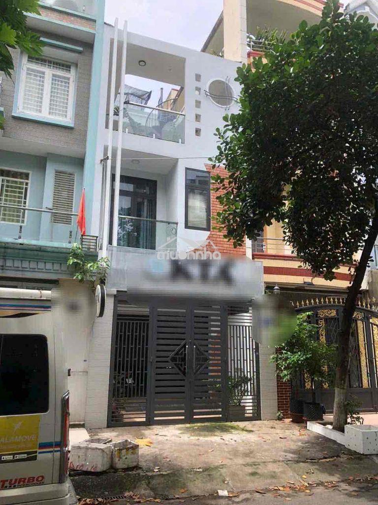 Giá rẻ 17tr nhà nguyên căn 4,5x20m 3 tầng có 4 phòng lớn mt đường 30