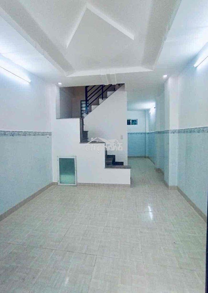 Nhà rộng, giá bình dân, 1 trệt 1 lầu, sân để xe trồng cây ở và lv ok - Ảnh 3