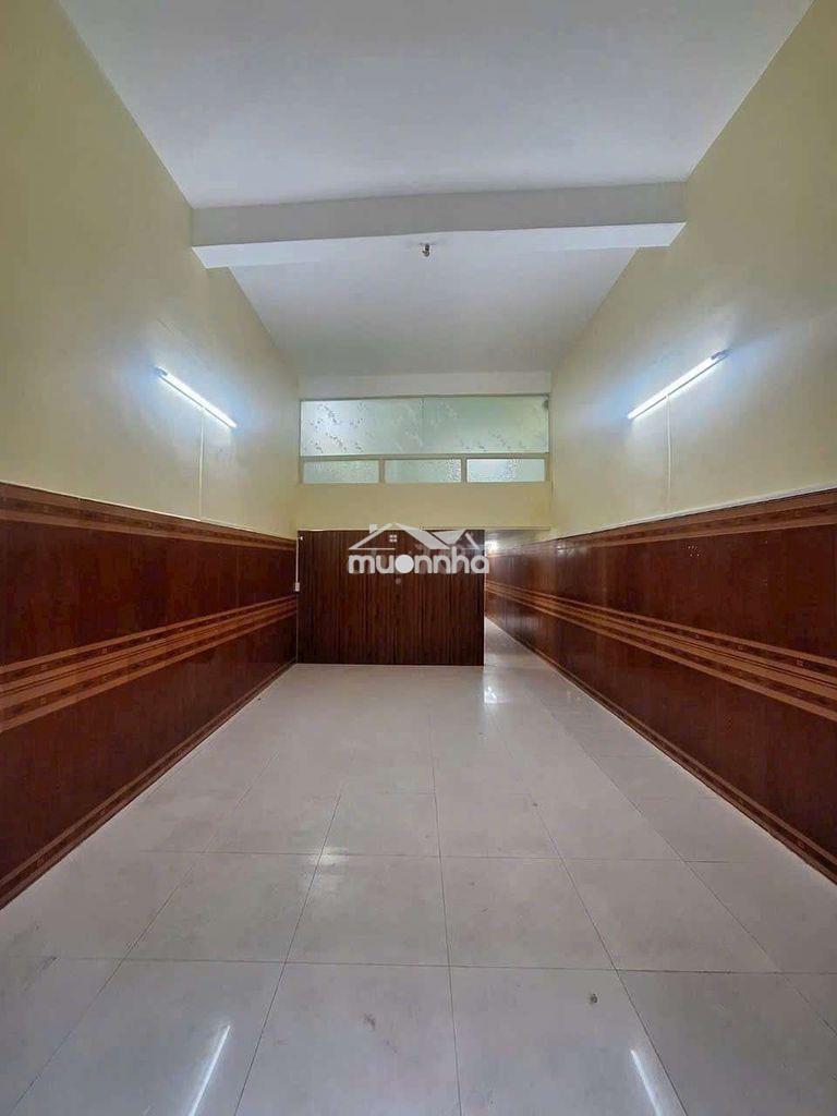 Nhà thuê trần hưng đạo p7q5 4×20 1lưng 3pn 2wc mới sạch giá rei