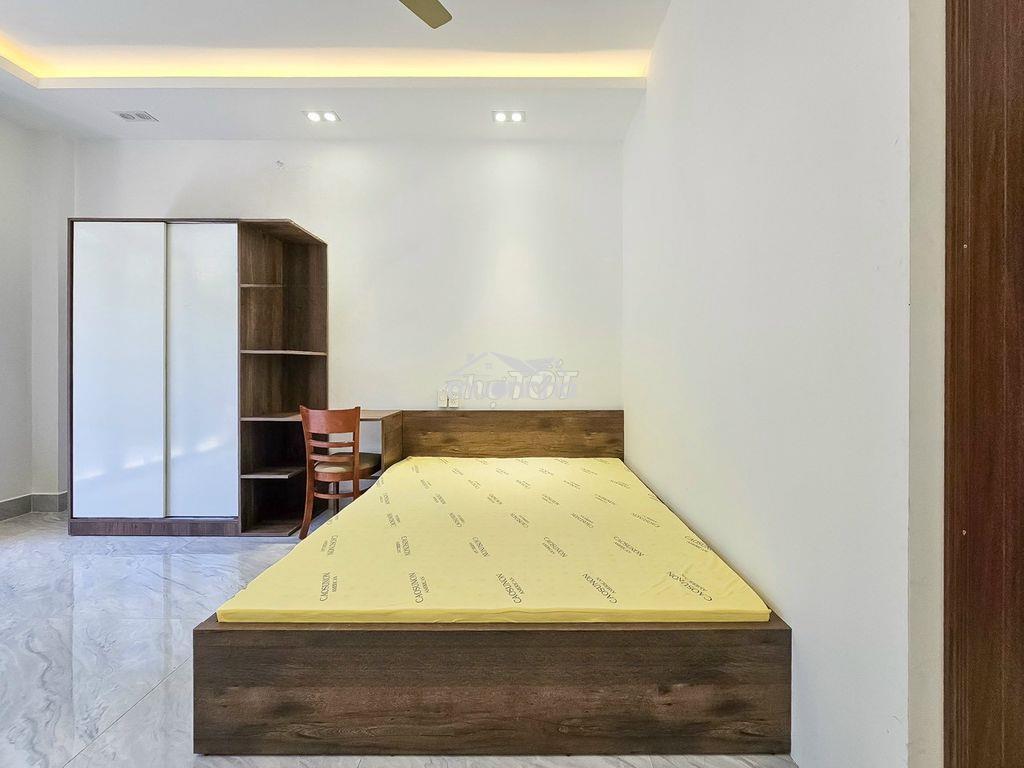 Căn hộ có ban công, cửa sổ, phòng rộng, đủ nội thất ngay quận 7 - Ảnh 3