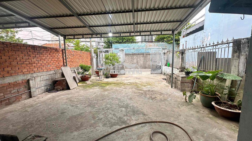 Nhà ngang 7m, sân để 4 chiếc xe oto 7 chỗ - Ảnh 3