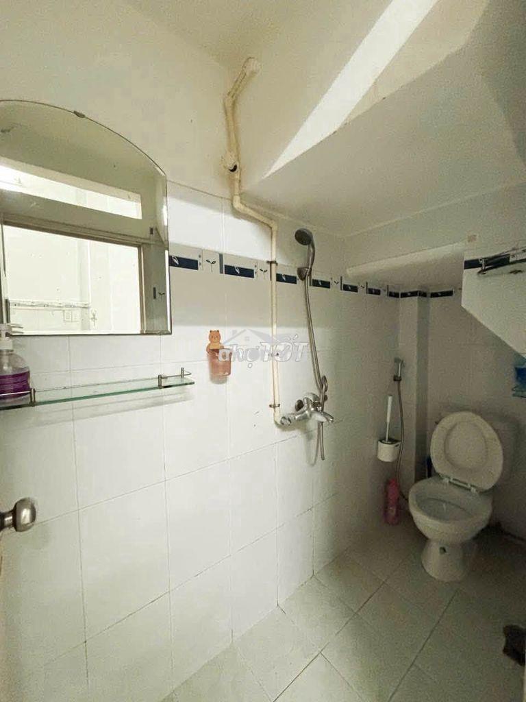 Cho thuê nhà nguyên căn quận 3 2pn 2wc hẻm xe ba gác - Ảnh 2