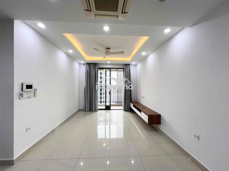 Căn hộ nội thất cơ bản thiết kế 3 phòng ngủ gần sân bay
