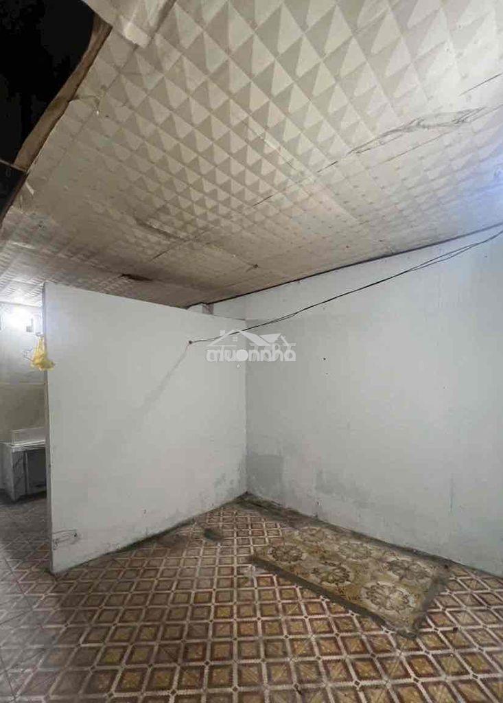 Nhà đường 102 gần man thiện 300m2 đất có vườn, nhà hơi cũ nhưng ở tốt - Ảnh 4