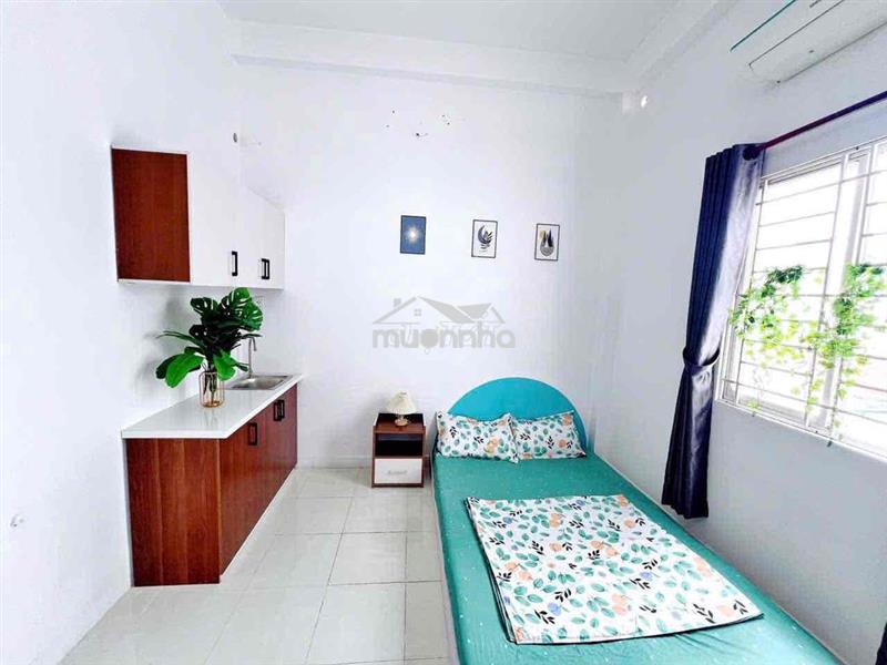 Phòng cửa số gió trời gần đại học maketing quận 7