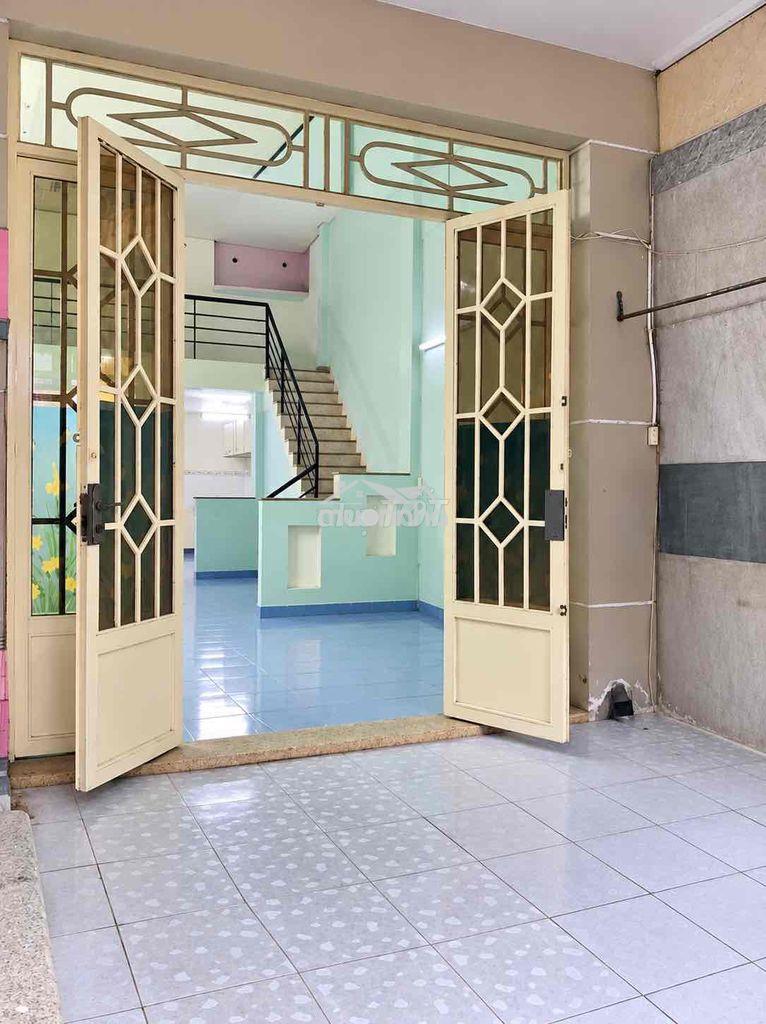 Nhà phú thọ hoà 4x18m đúc lửng 2 phòng ngủ 9tr