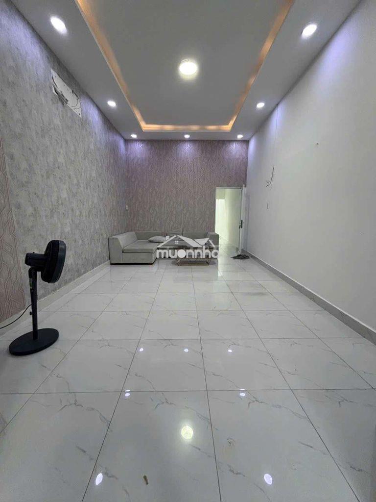 Nhà to rộng rãi sạch sẽ