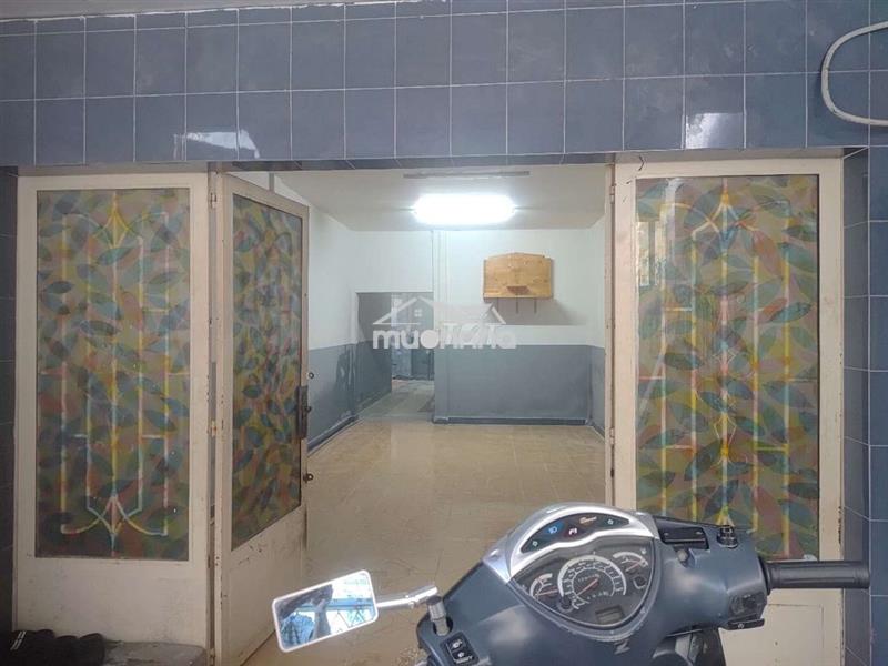 Nhà cho thuê nc hẻm 216 dương bá trạc p2q8, 1.lầu, 2pn, giá 10tr/th