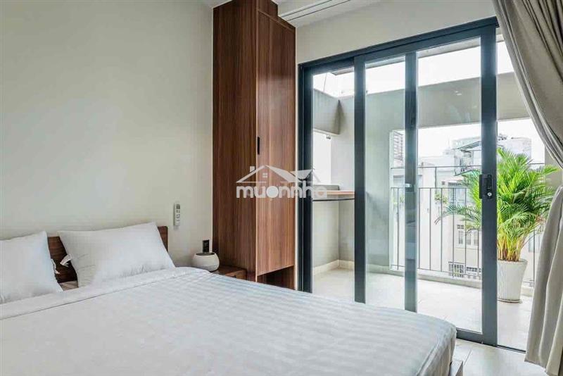 Căn hộ 1 phòng ngủ ban công ở trung tâm quận 10 gần vòng xoay dân chủ